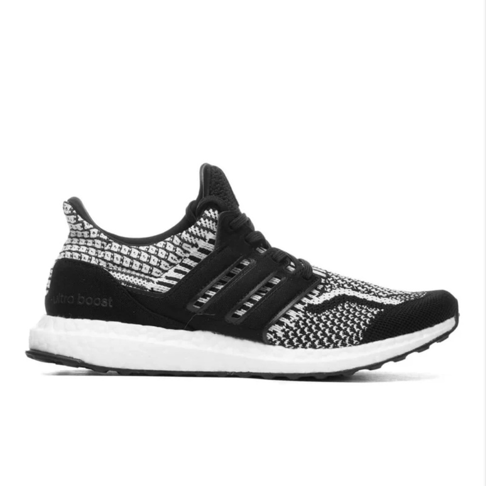Adidas Ultra Boost Knit Black White Shoes. Size 6.5